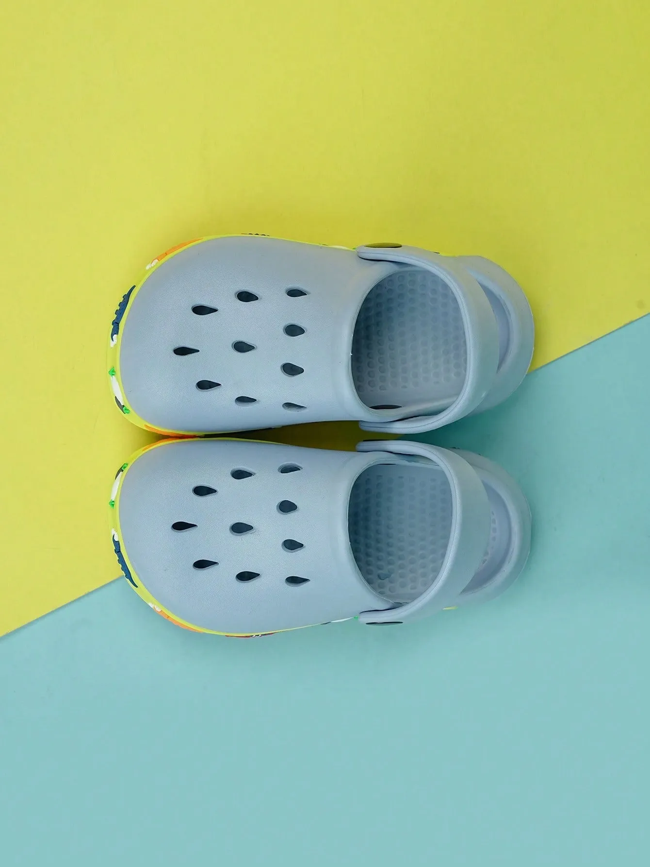 1pair Boys Hollow Out Design Cartoon Pattern Anti-slip Vented Clogs - FD
