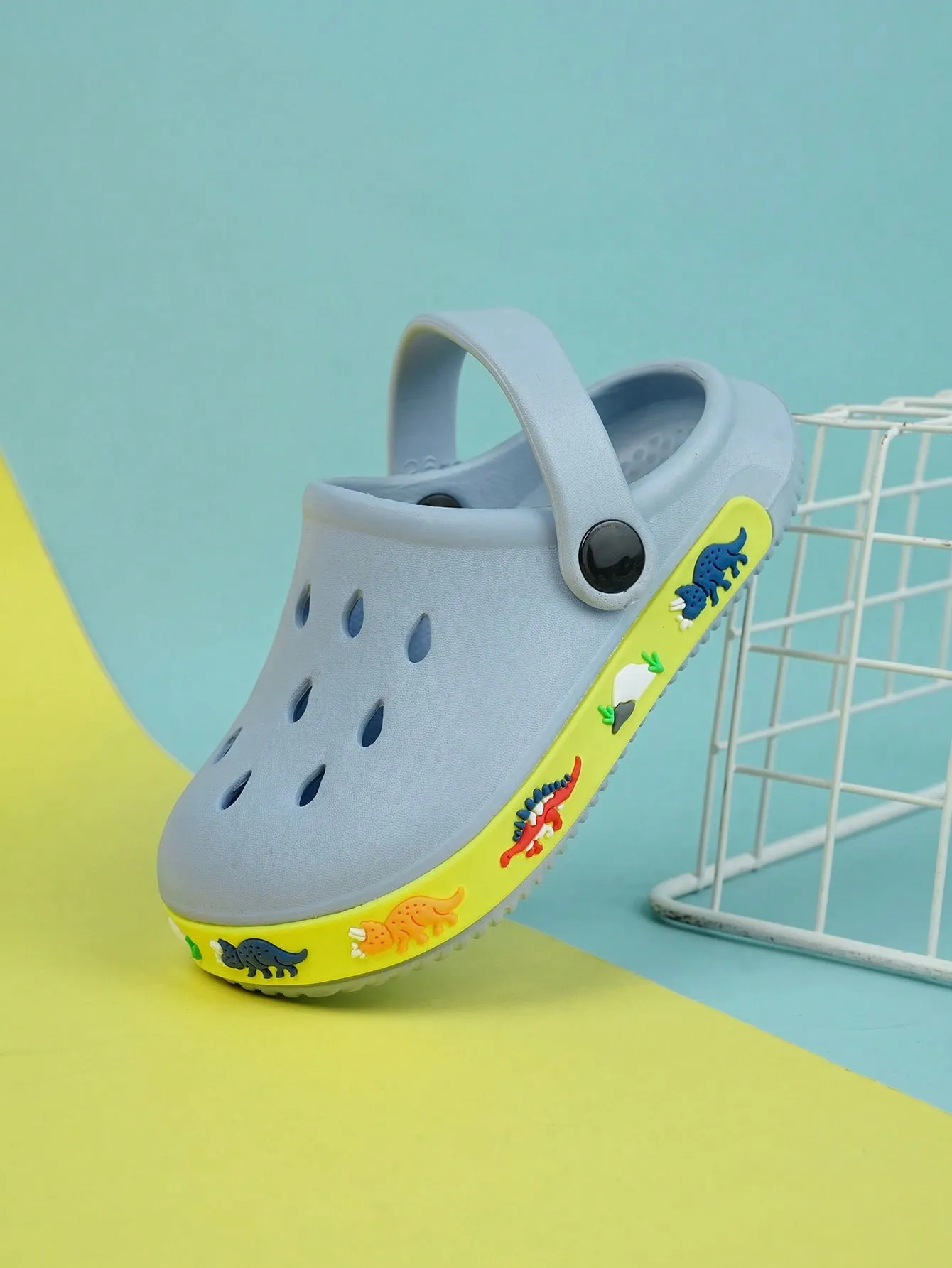 1pair Boys Hollow Out Design Cartoon Pattern Anti-slip Vented Clogs - FD