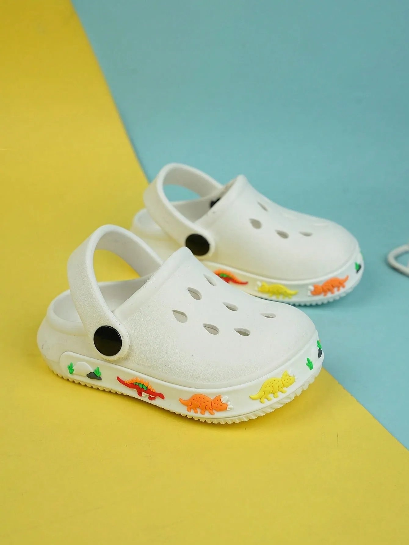 1pair Boys Hollow Out Design Cartoon Pattern Anti-slip Vented Clogs - FD
