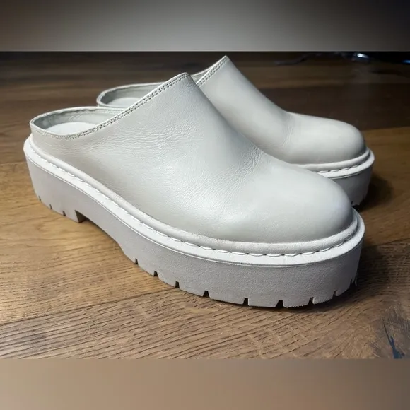 Anthropologie Pilcro Chunky Clogs Size 39 or US Size 8.5
