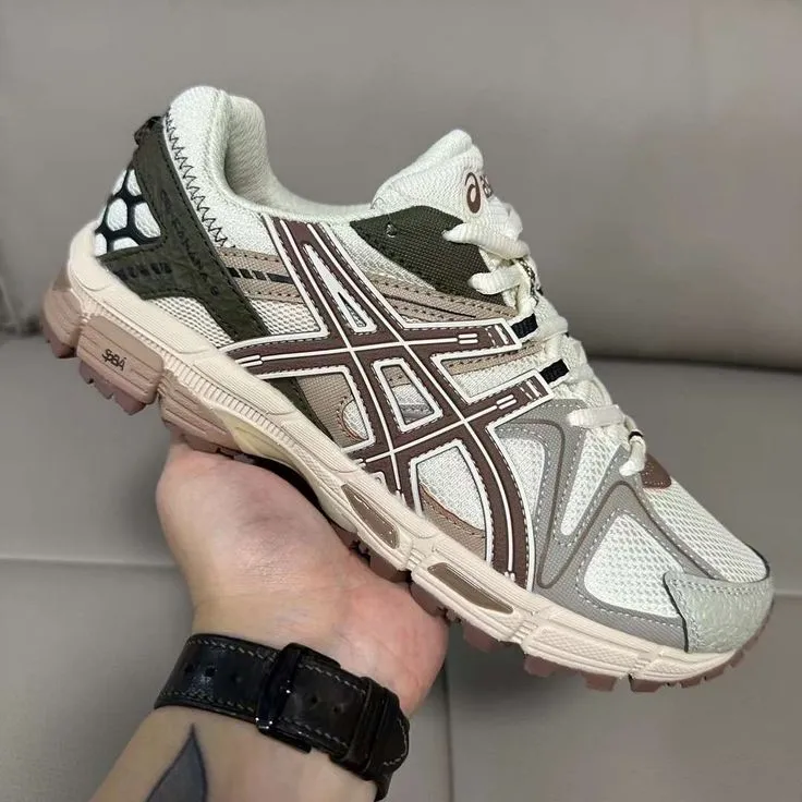 Asics Gel Kahana 8 Sneakers Woman 1011B-109 Olive