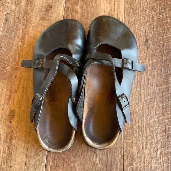 Birkenstock Birkis black criss cross strap mule clogs size 41/ 10