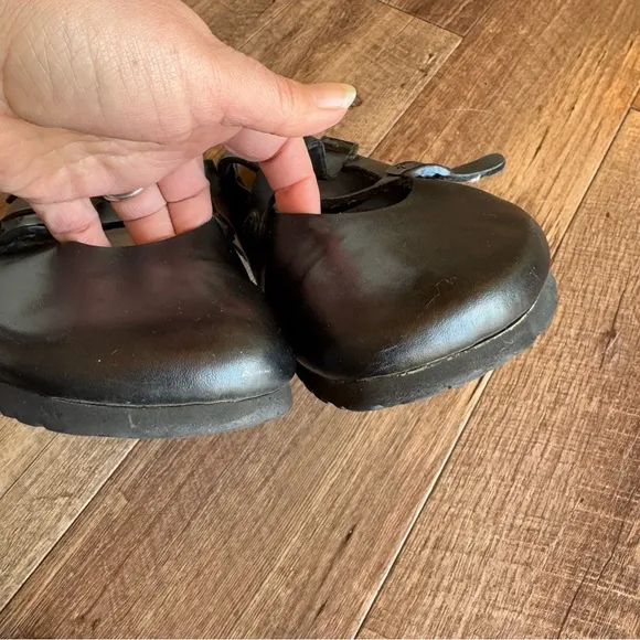 Birkenstock Birkis black criss cross strap mule clogs size 41/ 10