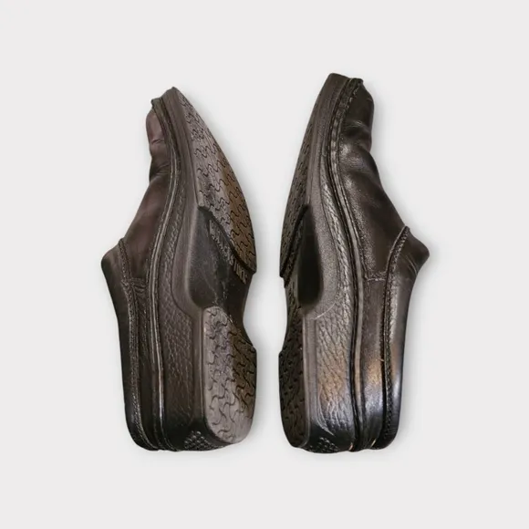 Birkenstock Vintage Black Leather Clogs