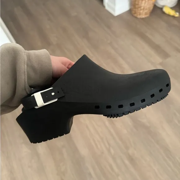 Black Calzuro Clogs
