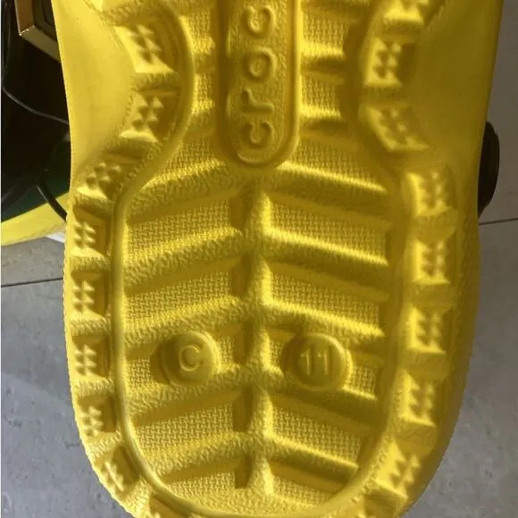 Buddy The Elf × Crocs Lined Clogs Kid's Size 11 new casual