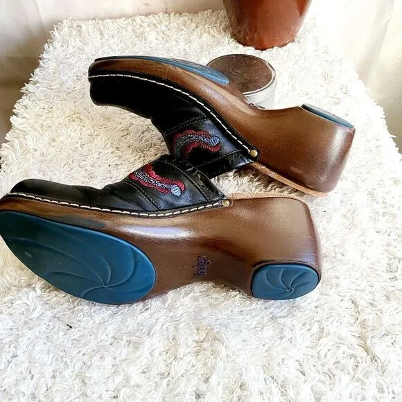 Clarks Indigo brand new embroidered leather clogs