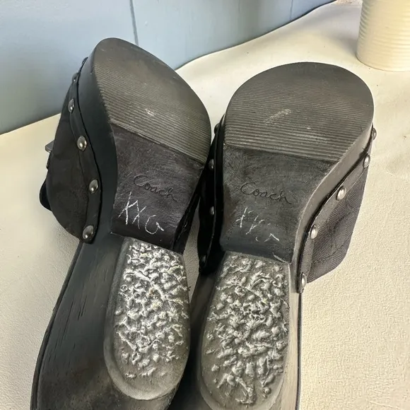 Coach Tanya Clogs Mules Studded Coach Logo 8B