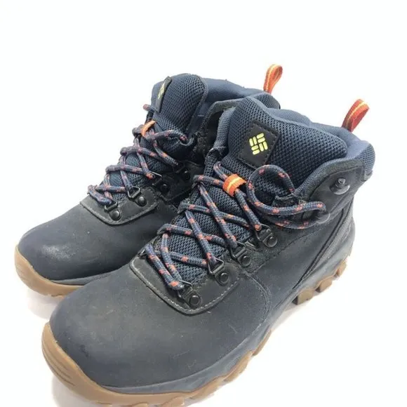 Columbia Men’s Newton Ridge Plus II Waterproof Hiking Boots, Size 8 M