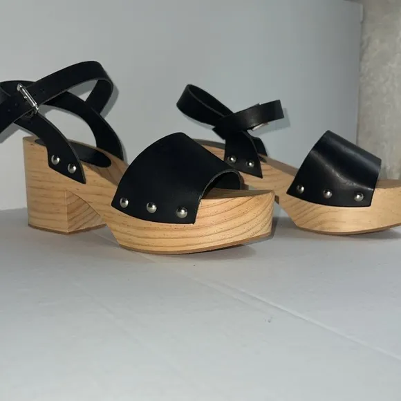 COPY - Intentionally Blank Tula Clog in Black Size 9