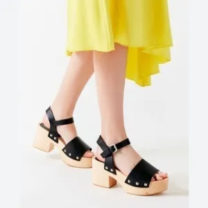 COPY - Intentionally Blank Tula Clog in Black Size 9