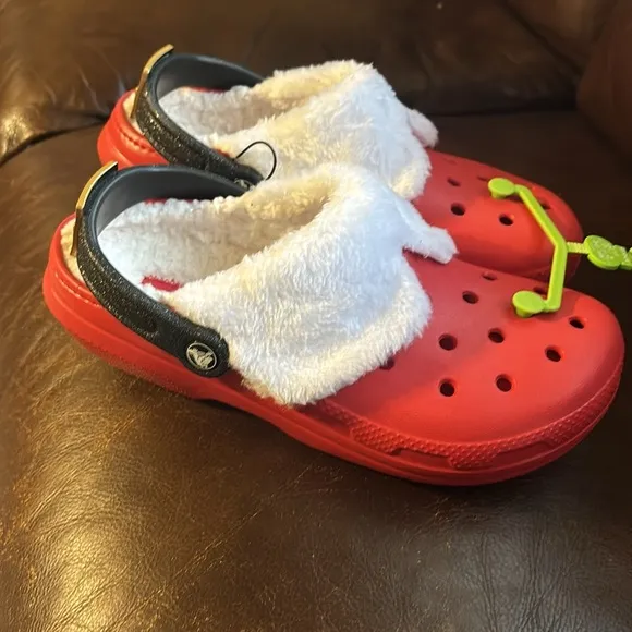 Crocs | Adult Santa Lined Clogs | Unisex - Men: 7 Women: 9