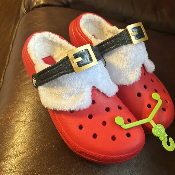 Crocs | Adult Santa Lined Clogs | Unisex - Men: 7 Women: 9