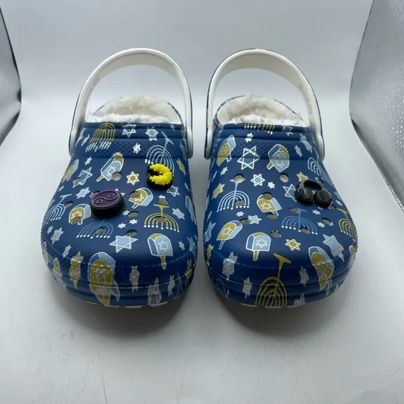 Crocs Hanukka kids faux fur lined clogs size 3Y