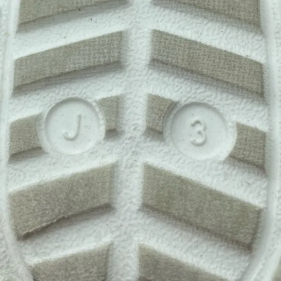 Crocs Hanukka kids faux fur lined clogs size 3Y