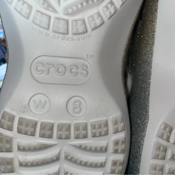 Crocs Women’s 8 Classic Platform Clogs in Gold/Silver Glitter