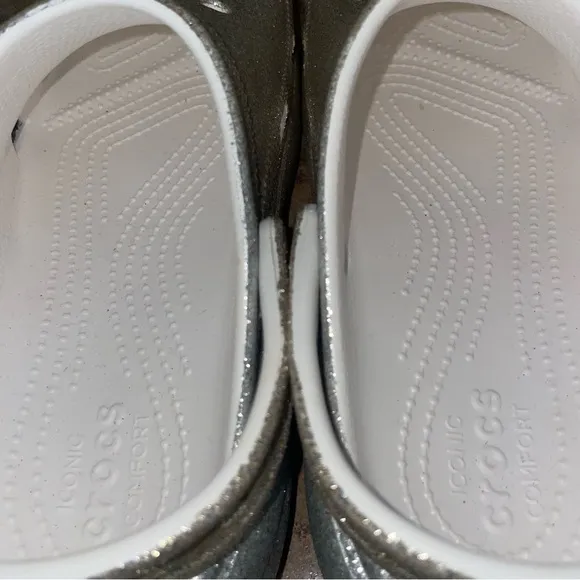 Crocs Women’s 8 Classic Platform Clogs in Gold/Silver Glitter