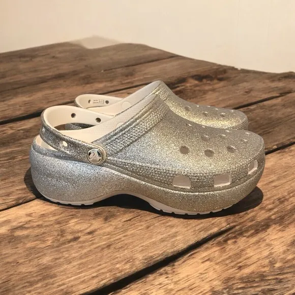 Crocs Women’s 8 Classic Platform Clogs in Gold/Silver Glitter