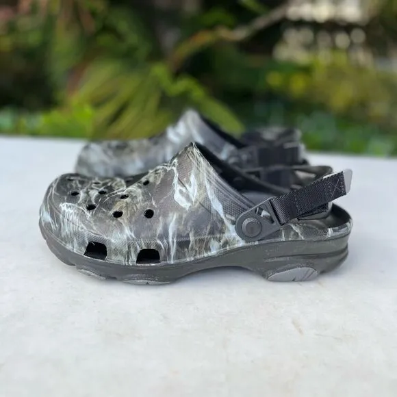 CROCS Mossy Oaks Elements Clogs (Mens Size: 8) (Womens Size: 10)