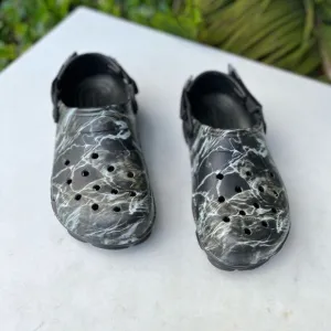 CROCS Mossy Oaks Elements Clogs (Mens Size: 8) (Womens Size: 10)