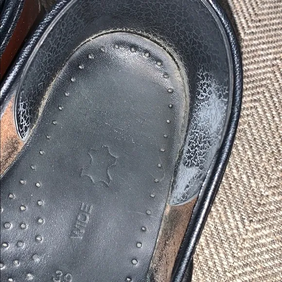 EUC Dansko Clogs Size 39.