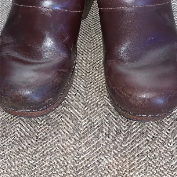 EUC Dansko Clogs Size 39.
