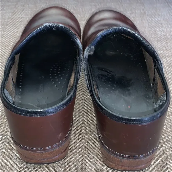 EUC Dansko Clogs Size 39.