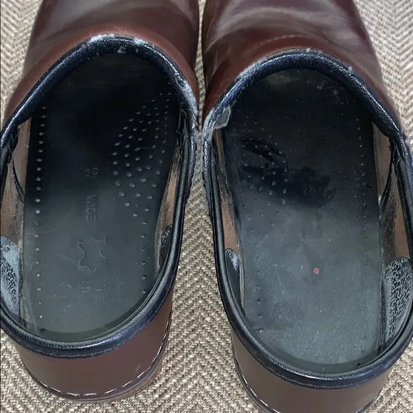 EUC Dansko Clogs Size 39.