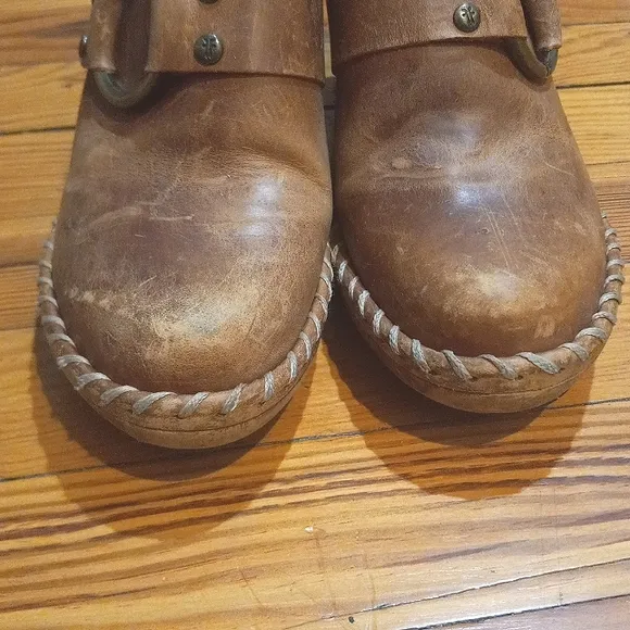 Frye clogs
