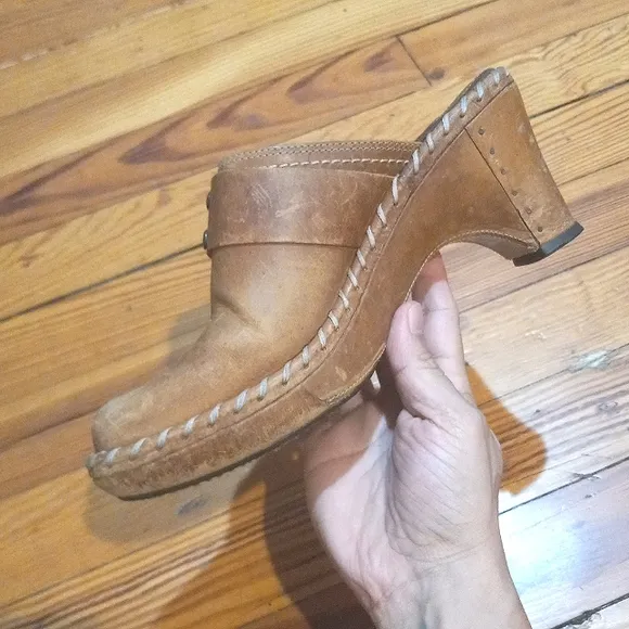Frye clogs