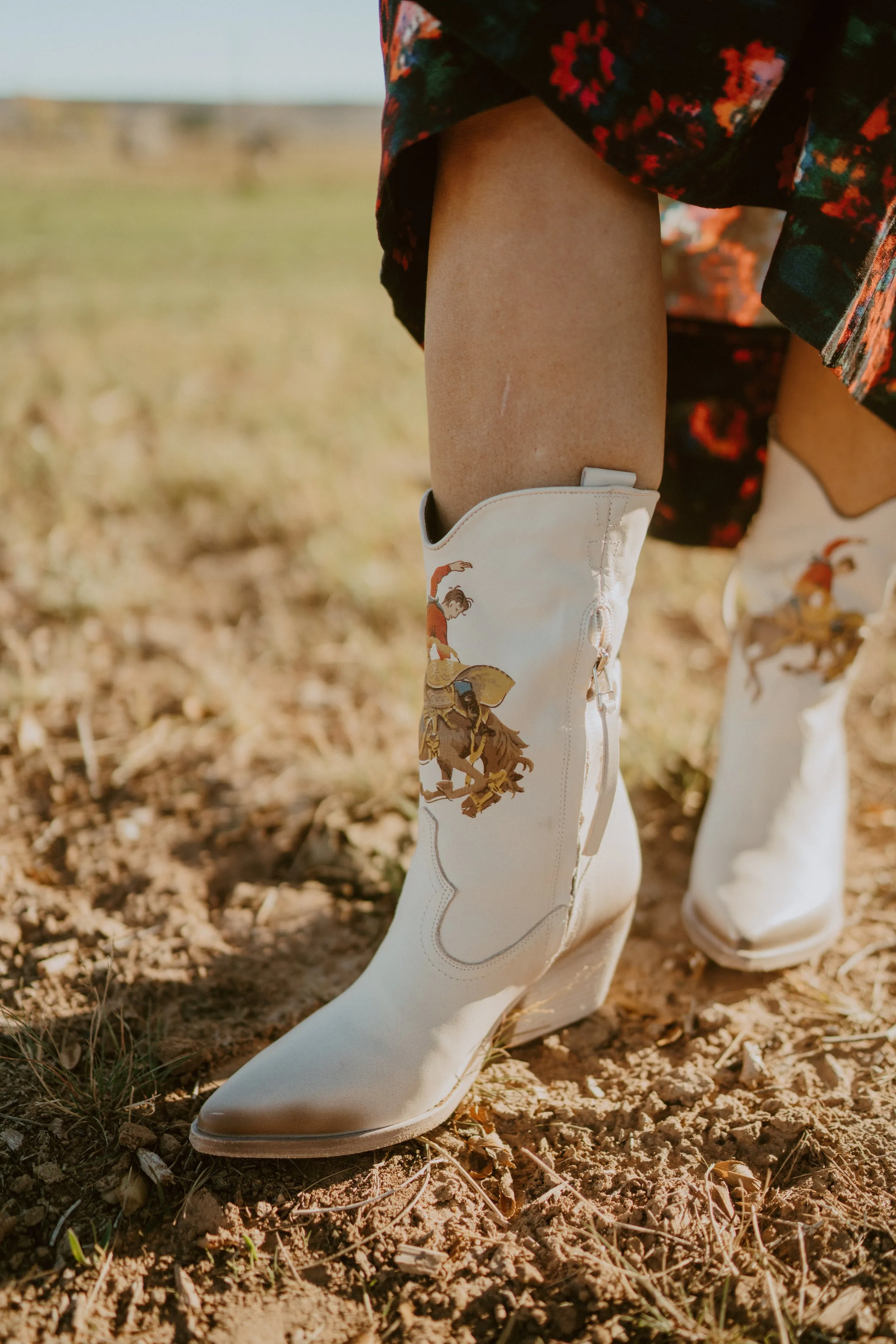 Giddy Up Boots | White