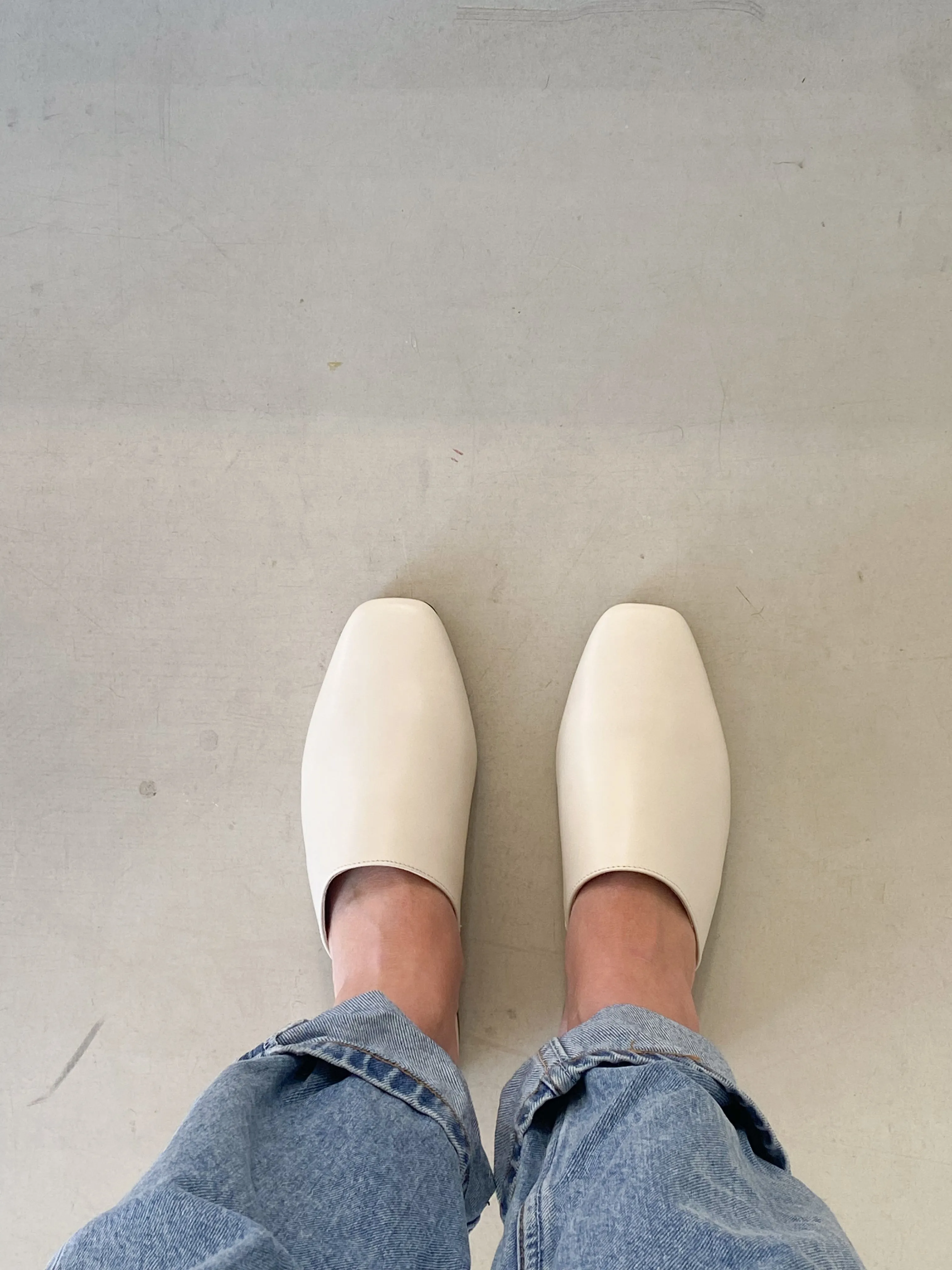 Greta Ivory Mule