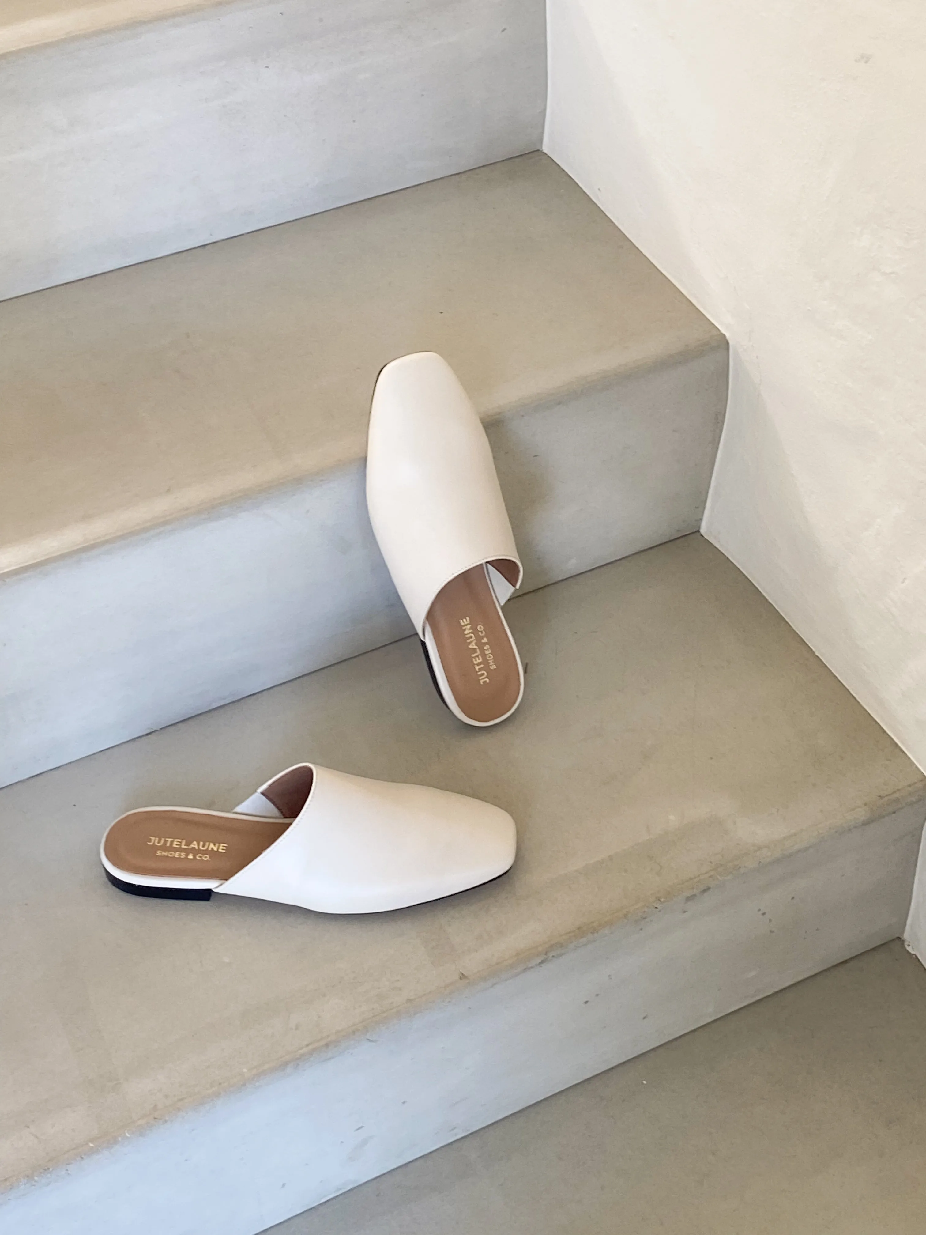 Greta Ivory Mule