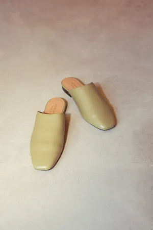 Greta Olive Mule