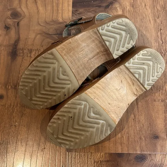 Hannah Andersson Brown Leather Clogs Kids Euro Size 35