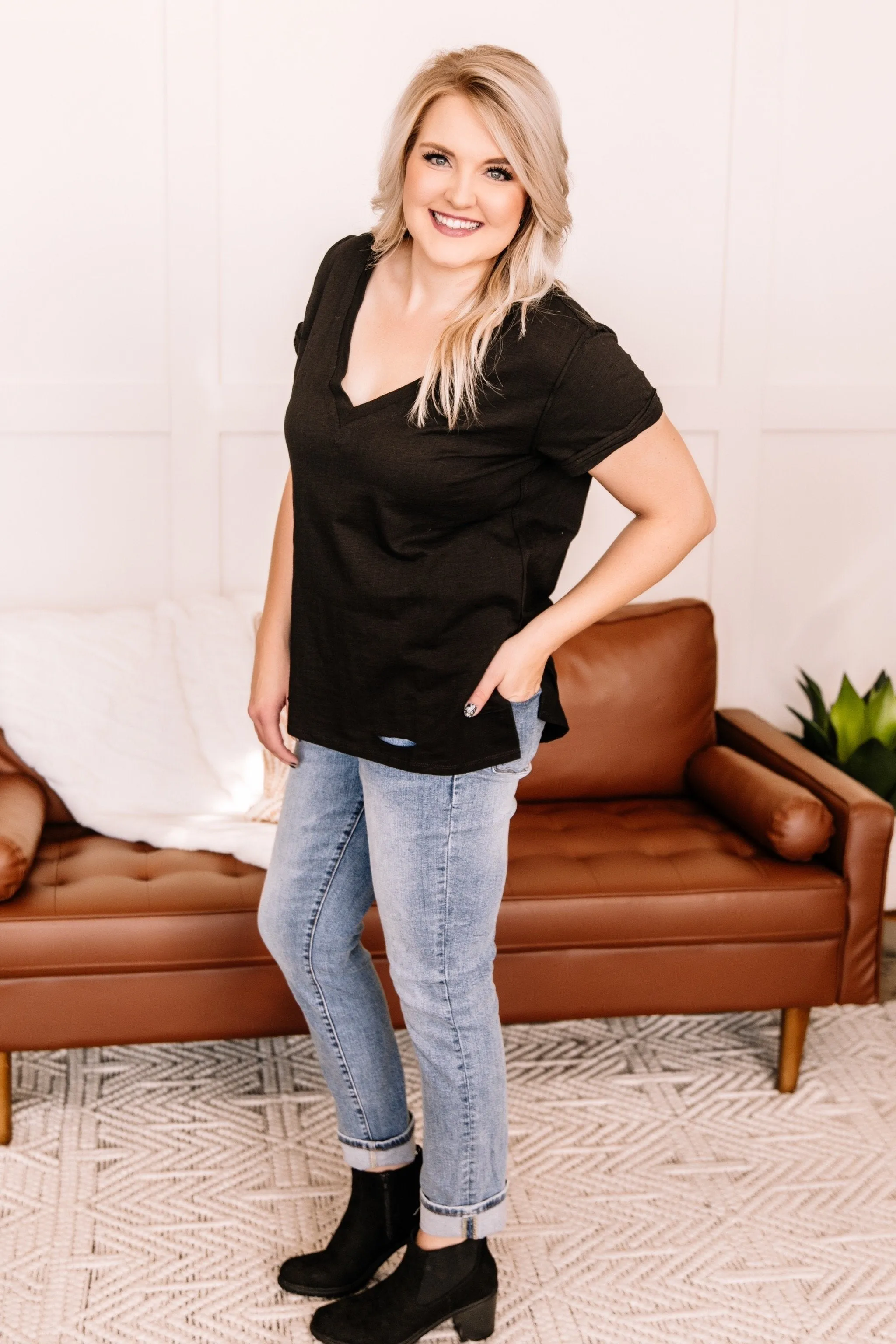 Holes In Your Story Top In Black