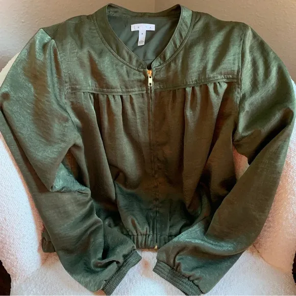 Leith Women’s Olive Green Satin Sheen Luxe Bomber Jacket size M Casual