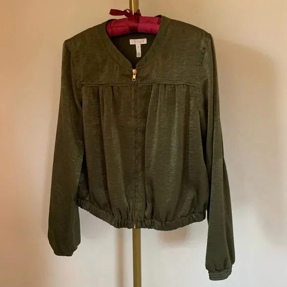 Leith Women’s Olive Green Satin Sheen Luxe Bomber Jacket size M Casual