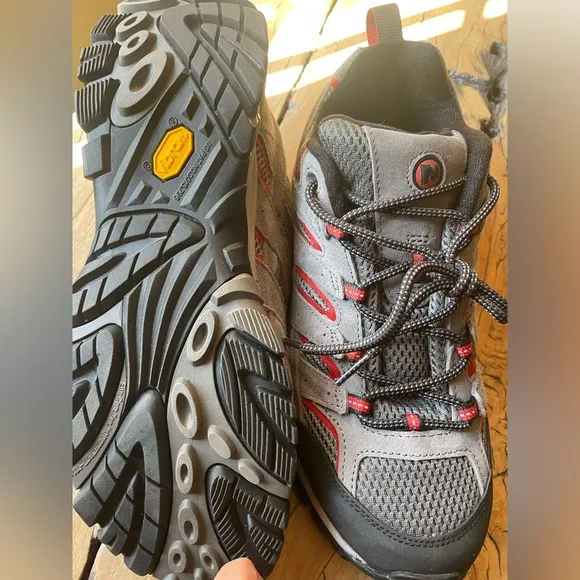 Merrell Men’s Moab Hiking Shoes Size 10.5 Charcoal with Red NWOB - No Wear