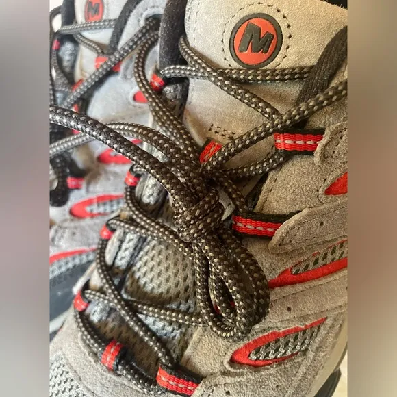 Merrell Men’s Moab Hiking Shoes Size 10.5 Charcoal with Red NWOB - No Wear