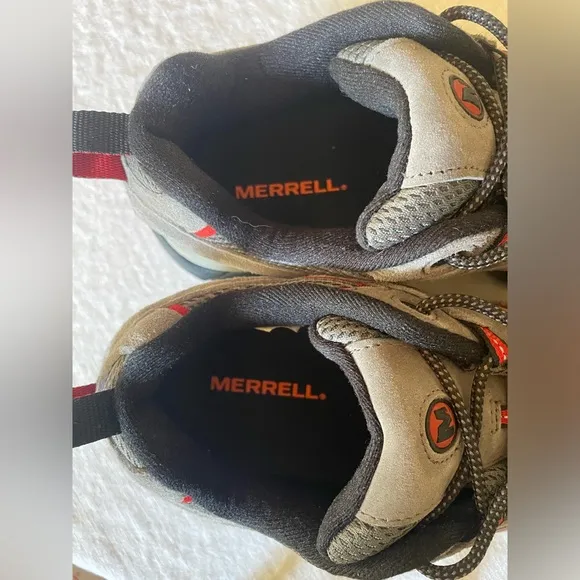 Merrell Men’s Moab Hiking Shoes Size 10.5 Charcoal with Red NWOB - No Wear
