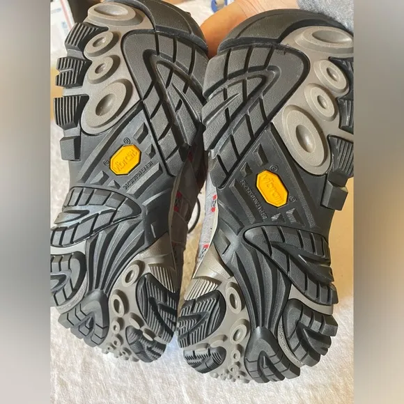 Merrell Men’s Moab Hiking Shoes Size 10.5 Charcoal with Red NWOB - No Wear