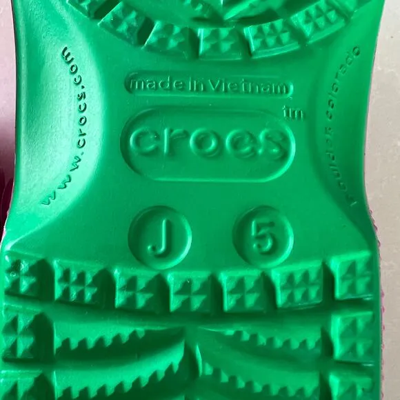 NEW CROCS Classic Barney Clogs Sz 5 Big Kids 7 Women Rare Limited Edition