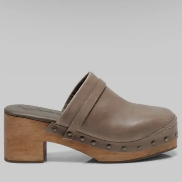 NEW Free People Calabasas Studded Leather Wooden Platform Clogs 37.5 7.5 Taupe