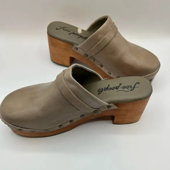 NEW Free People Calabasas Studded Leather Wooden Platform Clogs 37.5 7.5 Taupe