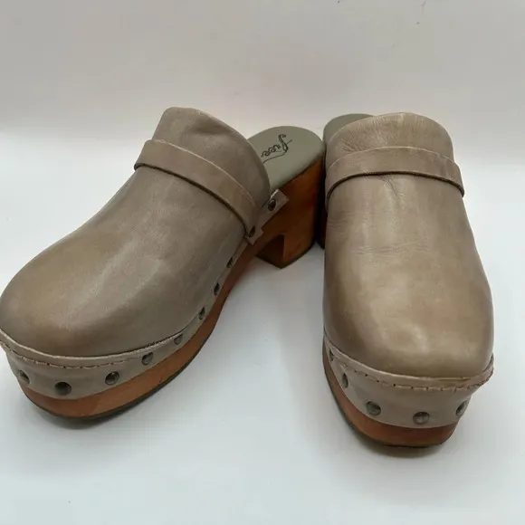 NEW Free People Calabasas Studded Leather Wooden Platform Clogs 37.5 7.5 Taupe