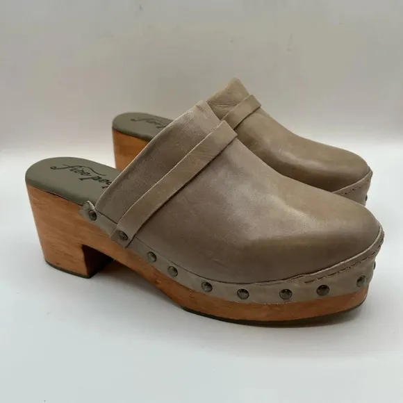 NEW Free People Calabasas Studded Leather Wooden Platform Clogs 37.5 7.5 Taupe