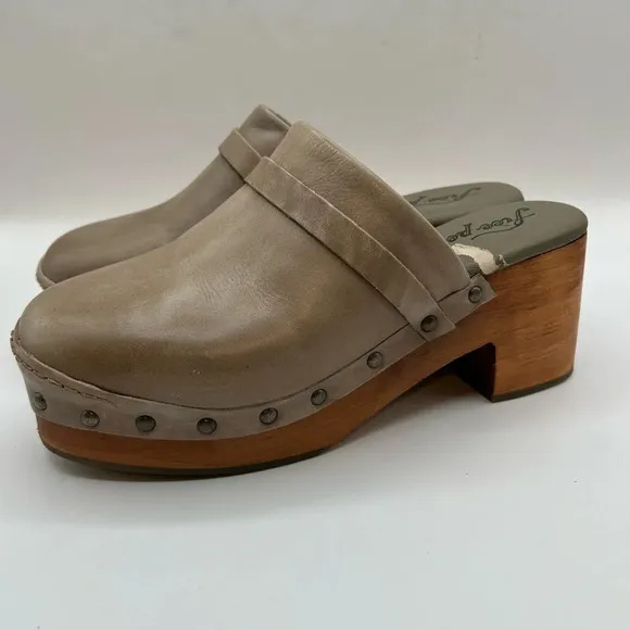 NEW Free People Calabasas Studded Leather Wooden Platform Clogs 37.5 7.5 Taupe