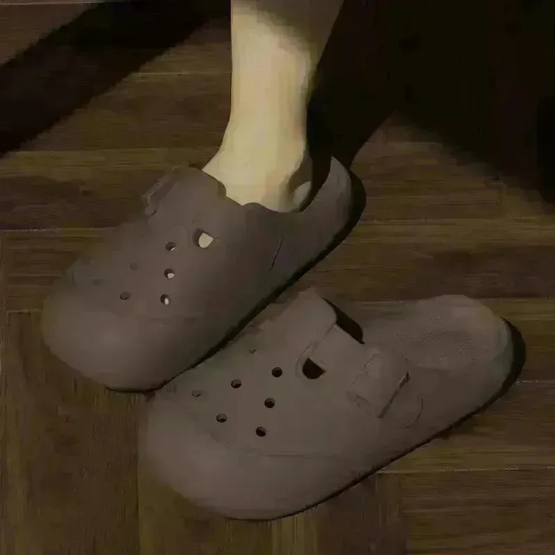New Hole Shoes Summer Buckle Baotou Slippers Outerdoor Garden Clogs Shoes Indoor Non-Slip Floor Home Slipper