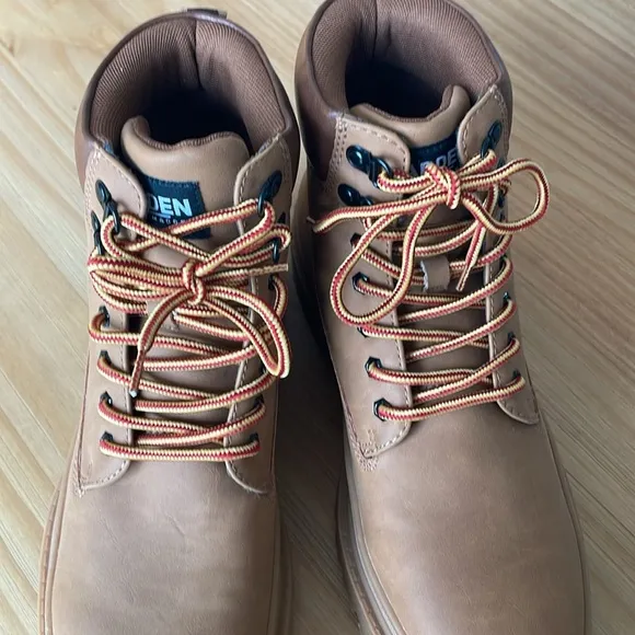 NEW! Steve Madden Glixxo Combat Lace Up Boots